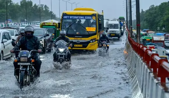2 अक्टूबर को देश के 22 राज्यों में भारी बारिश और आंधी का अलर्ट, IMD की चेतावनी 2 अक्टूबर को देश के 22 राज्यों में भारी बारिश और आंधी का अलर्ट, IMD की चेतावनी