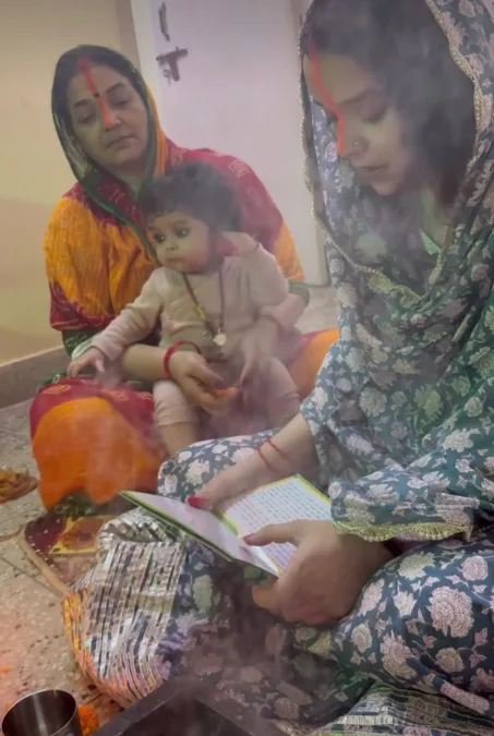 अनुष्का यादव ने बेटी उज्जैनी के लिए रखा पहला जितिया व्रत, सोशल मीडिया पर वीडियो वायरल