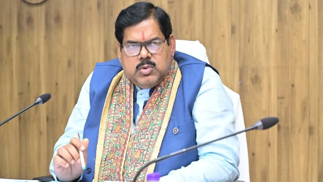 बिहार के 3.30 लाख शिक्षकों के तबादले पर ब्रेक, विधान परिषद चुनाव और आचार संहिता की वजह से अब करना होगा लंबा इंतजार बिहार के 3.30 लाख शिक्षकों के तबादले पर ब्रेक, विधान परिषद चुनाव और आचार संहिता की वजह से अब करना होगा लंबा इंतजार