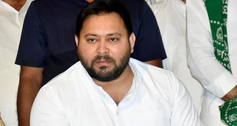 तेजस्वी यादव ने भंग की राजद की सभी कमेटियां, भाई वीरेंद्र बोले- पार्टी को नुकसान पहुंचाने वाले होंगे बाहर
