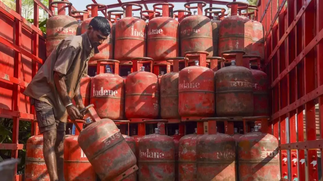 बिहार में 34 लाख LPG कनेक्शन ब्लॉक, दो करोड़ लोगों की रसोई पर संकट बिहार में 34 लाख LPG कनेक्शन ब्लॉक, दो करोड़ लोगों की रसोई पर संकट