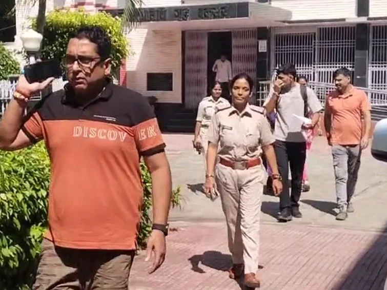 बक्सर प्रधान डाकघर में CBI की बड़ी छापेमारी, तीन लोगों को हिरासत में लेकर बंद कमरे में पूछताछ