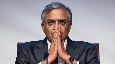 कानूनन ज्ञानेश कुमार से नहीं ले सकते इस्तीफा, विवेक के आधार पर देना होगा त्यागपत्र: सलमान खुर्शीद
