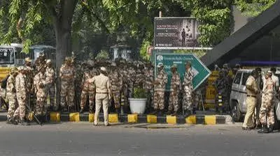 सीजेपी के प्रदर्शन को लेकर दिल्ली में भारी सुरक्षा, 30 हजार जवान तैनात और 57 मेट्रो स्टेशन बंद सीजेपी के प्रदर्शन को लेकर दिल्ली में भारी सुरक्षा, 30 हजार जवान तैनात और 57 मेट्रो स्टेशन बंद