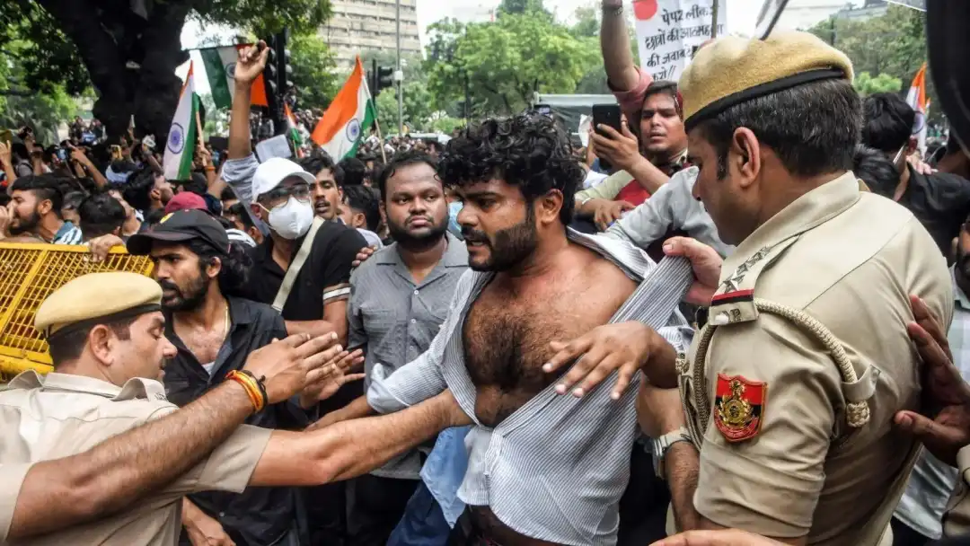 सीजेपी के प्रदर्शन को लेकर दिल्ली में भारी सुरक्षा, 30 हजार जवान तैनात और 57 मेट्रो स्टेशन बंद सीजेपी के प्रदर्शन को लेकर दिल्ली में भारी सुरक्षा, 30 हजार जवान तैनात और 57 मेट्रो स्टेशन बंद