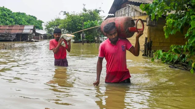 भागलपुर के नवगछिया में गंगा-कोसी का कहर, 24 घंटे में तीन जगह टूटे बांध, हजारों लोगों पर मंडराया बाढ़ का खतरा