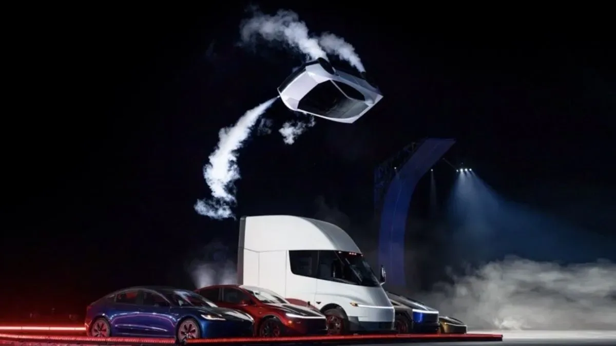 Tesla Flying Car: हवा में उड़ती कार ने मचाया तहलका