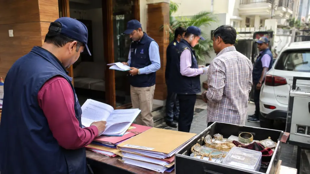 बिहार में लघु जल संसाधन विभाग के तीन इंजीनियरों पर भ्रष्टाचार और अनियमितता का शिकंजा