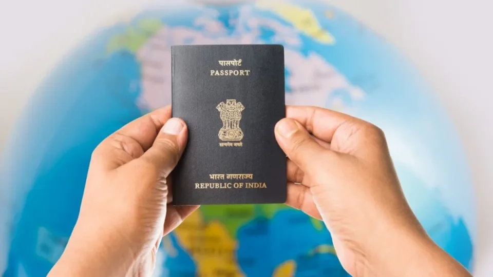 पासपोर्ट को लेकर विदेश मंत्रालय के स्पष्टीकरण पर रोहिणी आचार्य का सवाल, पूछा- फिर वैध दस्तावेज कौन सा है