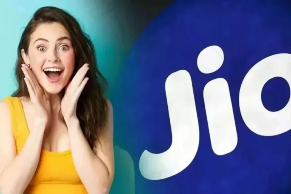 Jio का फैमिली पोस्टपेड प्लान: 449 रुपये में एक रिचार्ज से चलाएं पूरे परिवार का फोन