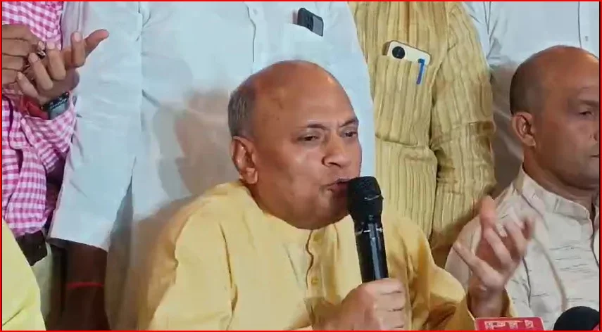 बिहार की सियासत में हलचल: नीतीश कुमार के आवास पर पहुंचे आरसीपी सिंह, समर्थकों ने काटा बवाल