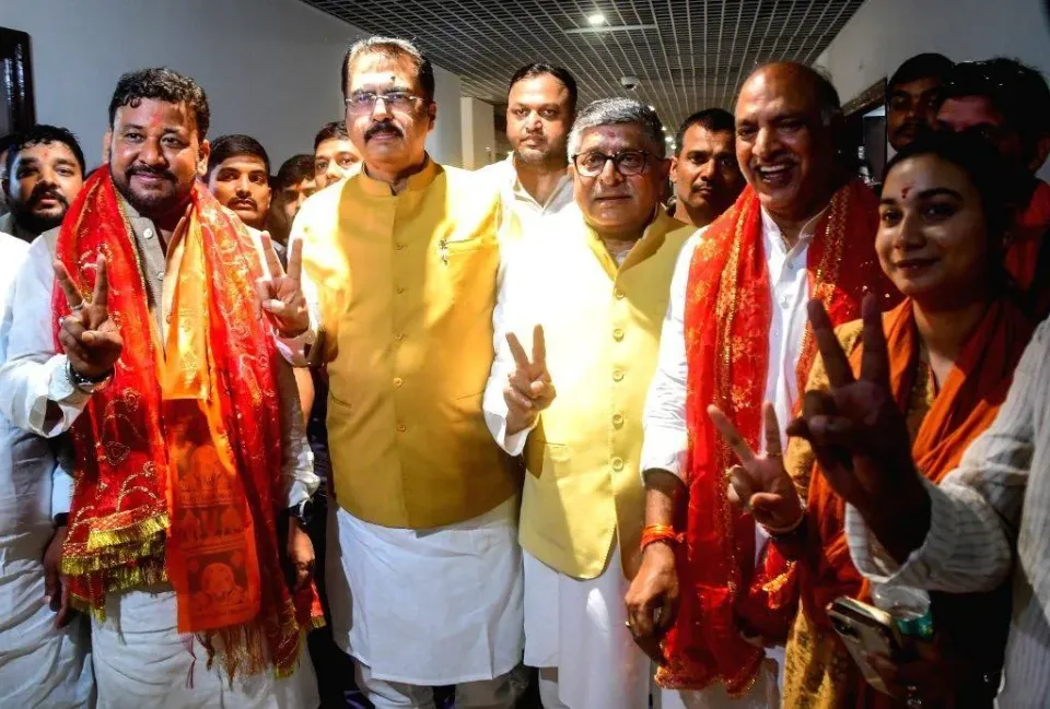 बांकीपुर उपचुनाव में राजद उम्मीदवार रेखा गुप्ता अकेली, तेजस्वी यादव के यूरोप दौरे पर उठे राजनीतिक सवाल