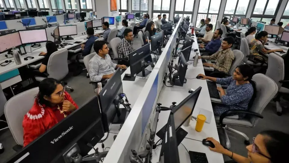 बिहार में सरकारी कर्मचारियों के तबादले के कड़े हुए नियम, अब CMO की मंजूरी अनिवार्य
