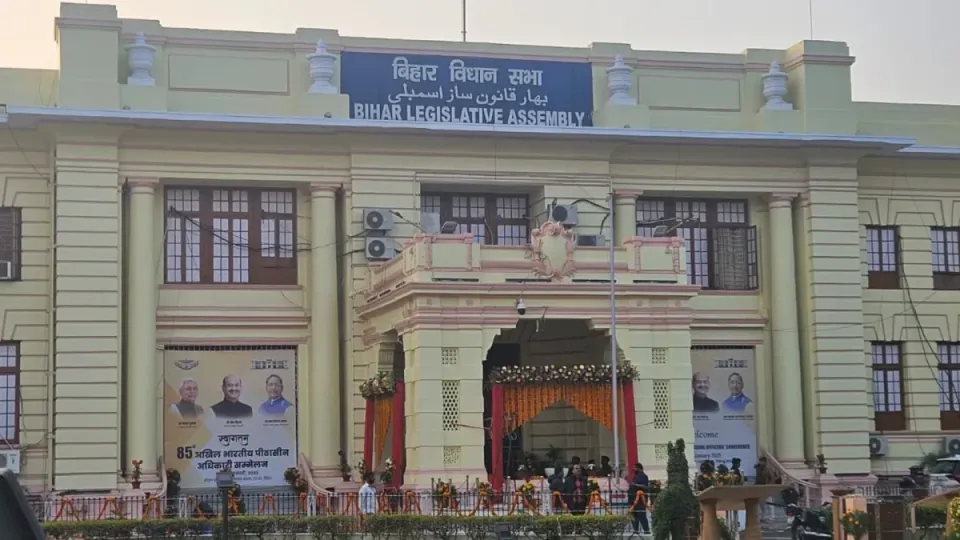 बिहार विधानमंडल का मानसून सत्र 20 जुलाई से: तेजस्वी यादव की अनुपस्थिति पर सियासी सरगर्मी
