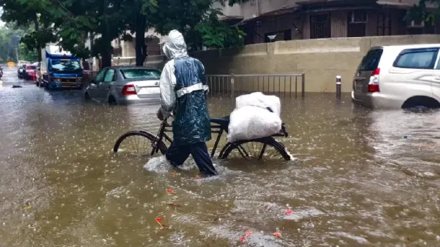 बिहार में बारिश और आंधी का तांडव, पेड़ गिरने और दीवार ढहने से पांच लोगों की मौत