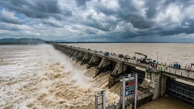 बिहार में बारिश और आंधी का तांडव, पेड़ गिरने और दीवार ढहने से पांच लोगों की मौत