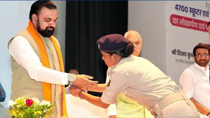 बिहार की बेटियों को मिलेगा ₹2 लाख तक! शुरू हुई बेटी Startup योजना | Bihar Beti Startup Scheme बिहार की बेटियों को मिलेगा ₹2 लाख तक! शुरू हुई बेटी Startup योजना | Bihar Beti Startup Scheme