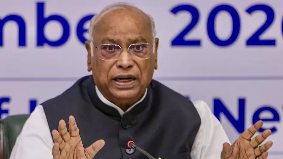चुनाव आयोग के खिलाफ INDIA गठबंधन का बड़ा आंदोलन, 2 से 8 अक्टूबर तक प्रदर्शन और 6 को EC मार्च चुनाव आयोग के खिलाफ INDIA गठबंधन का बड़ा आंदोलन, 2 से 8 अक्टूबर तक प्रदर्शन और 6 को EC मार्च